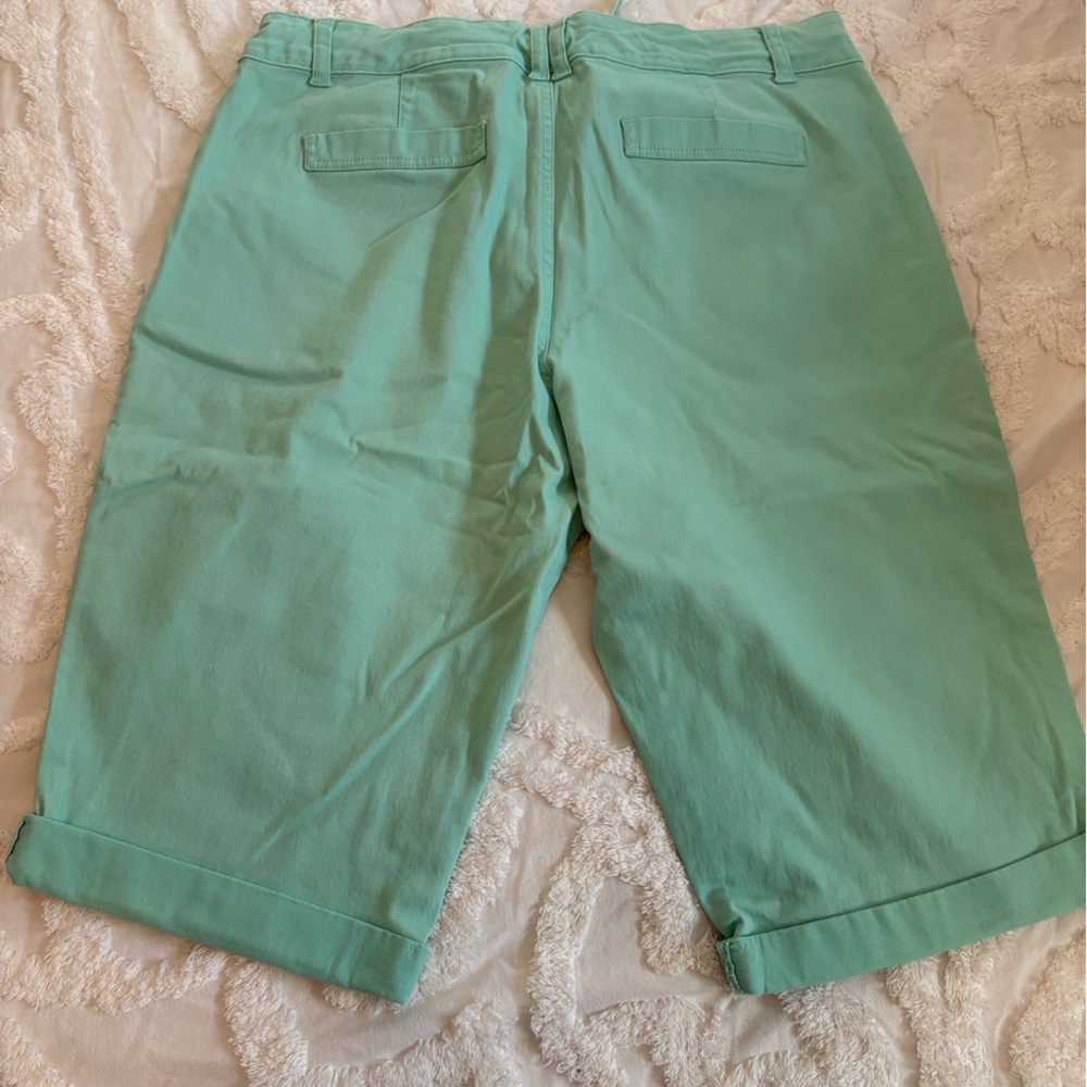 Bandolino Mint Green Women's Kimberly Bermuda Shorts - Picture 2 of 6